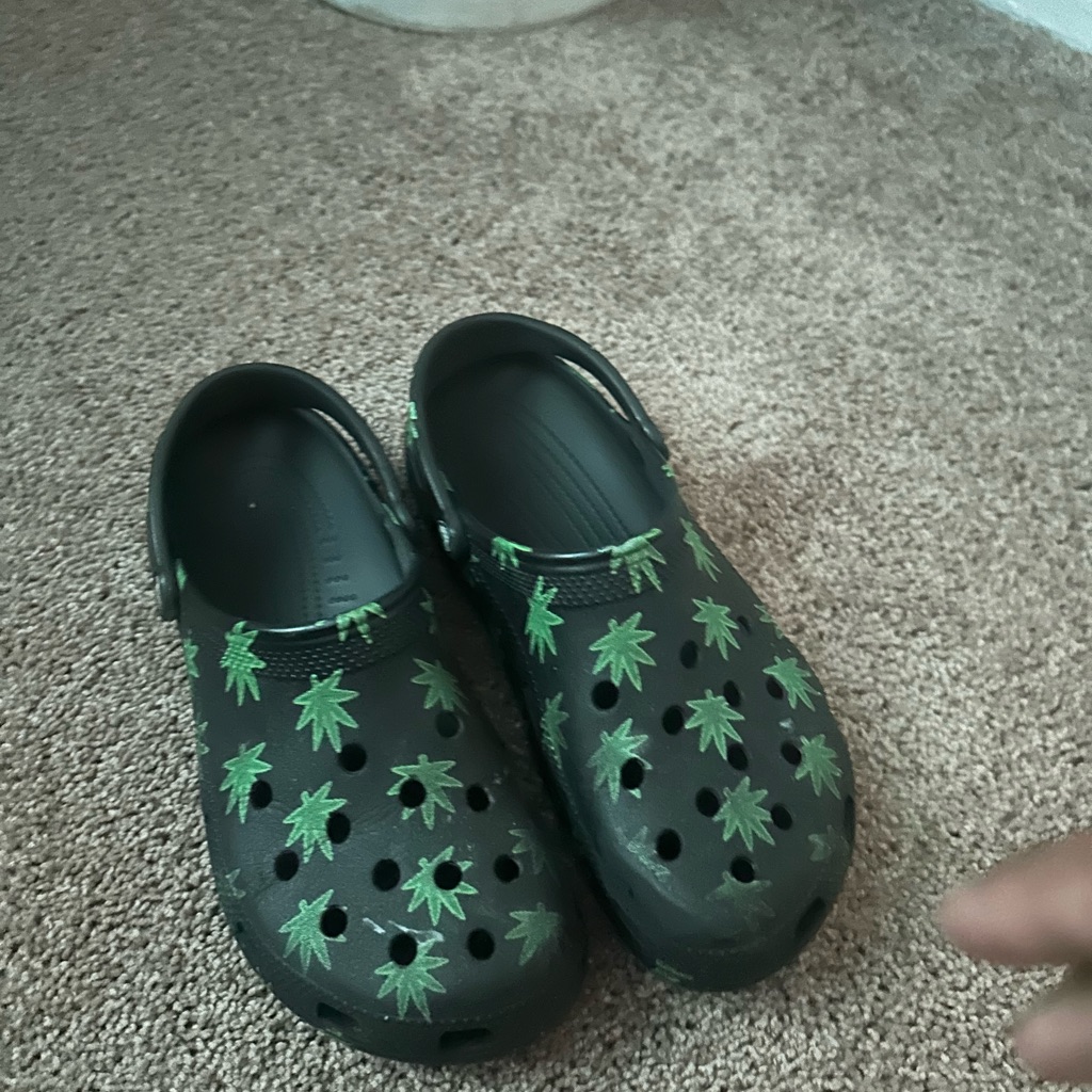 .Crocs